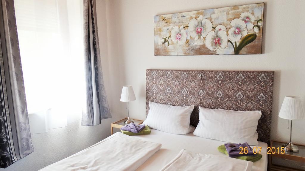 Hotel & Restaurant Arnoldusklause Düren - Eifel 객실 사진